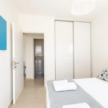 Triton Sea View * Γεωργιούπολη