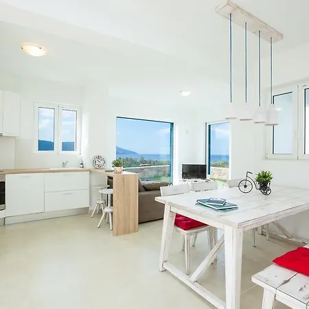 Triton Sea View Γεωργιούπολη